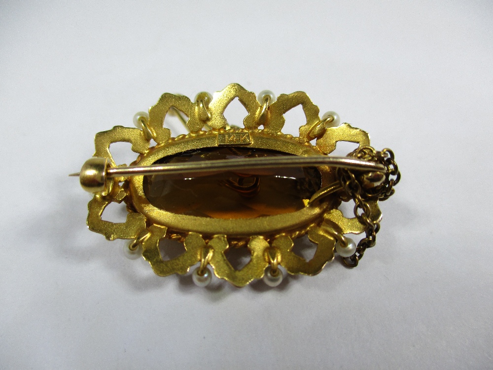 A 14ct gold brooch with large brown citrine and 10 seed peals - Image 5 of 6