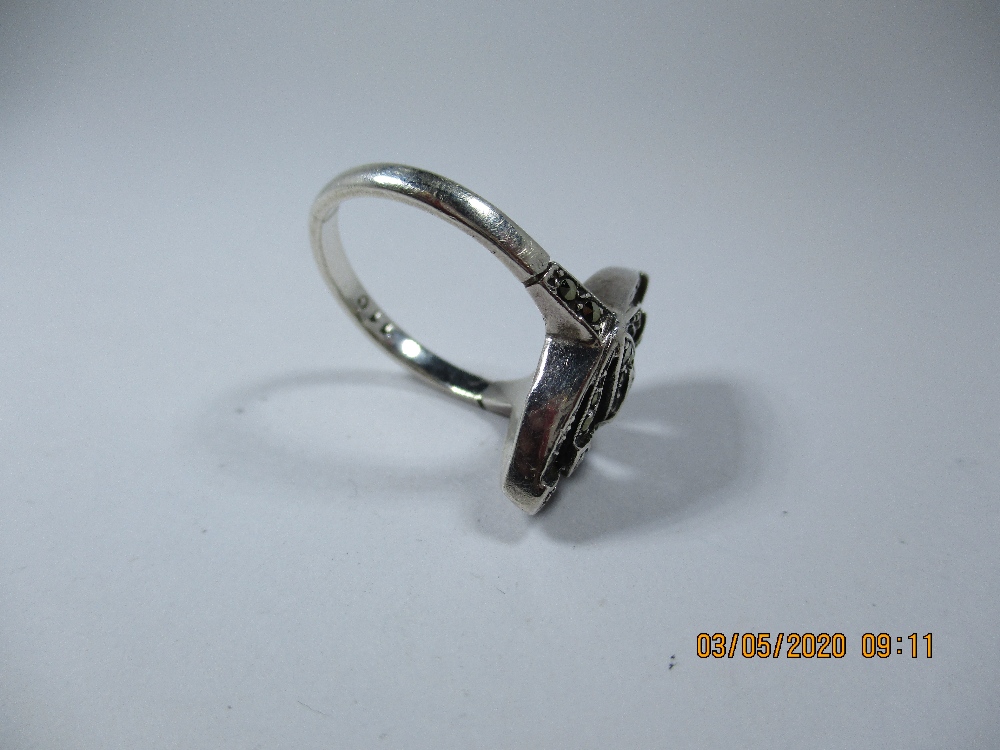 5 Dress rings of various metals - Image 4 of 7