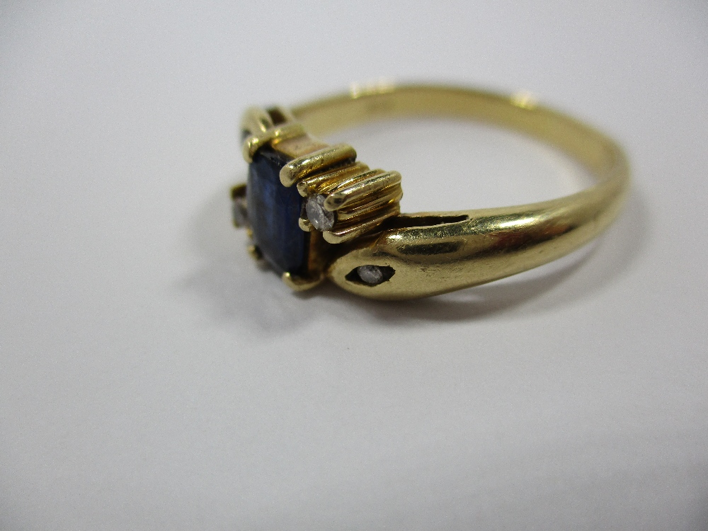 An 18ct yellow gold ring set with 4 diamonds and central blue sapphire, approx finger size 'S' - Image 5 of 7