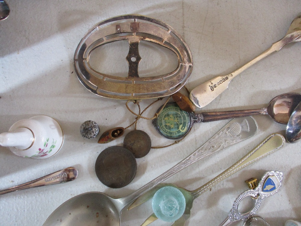 A quantity of interesting miscellanea to include a part Asprey manicure set - Image 2 of 6