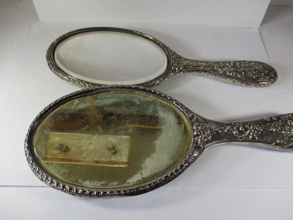 A quantity of silver backed dressing table items - Image 5 of 9
