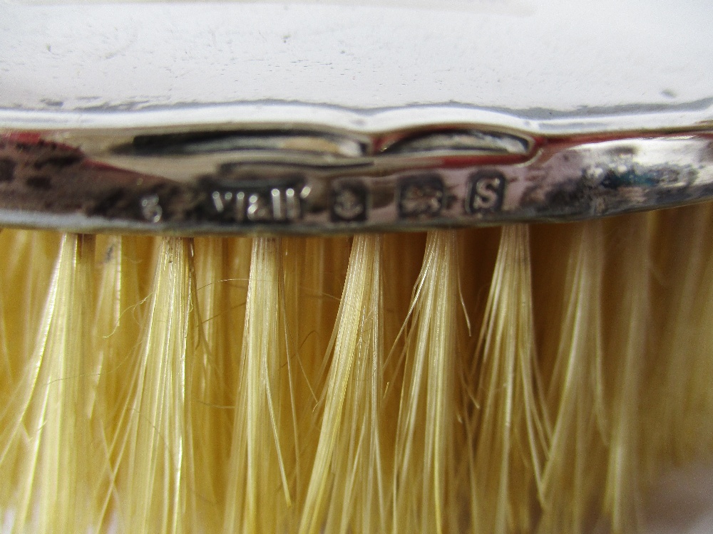 A quantity of silver backed dressing table items - Image 3 of 9