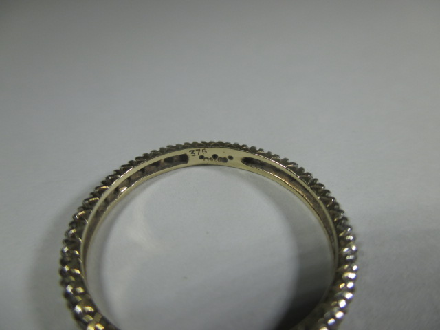 A 9ct gold diamond set full eternity ring - Image 4 of 5