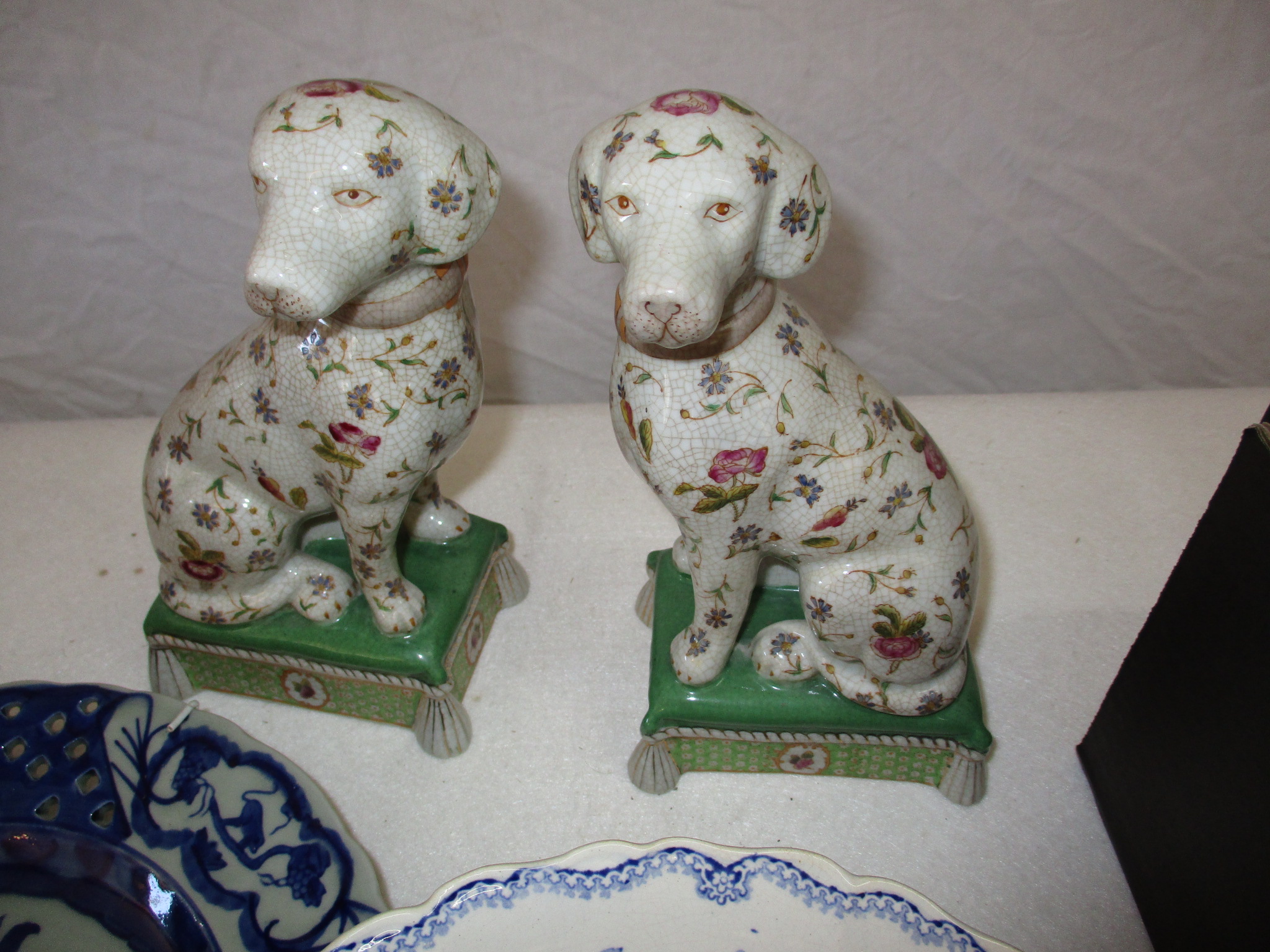 A large quantity of Victorian and later ceramics and general clearance items - Image 5 of 10