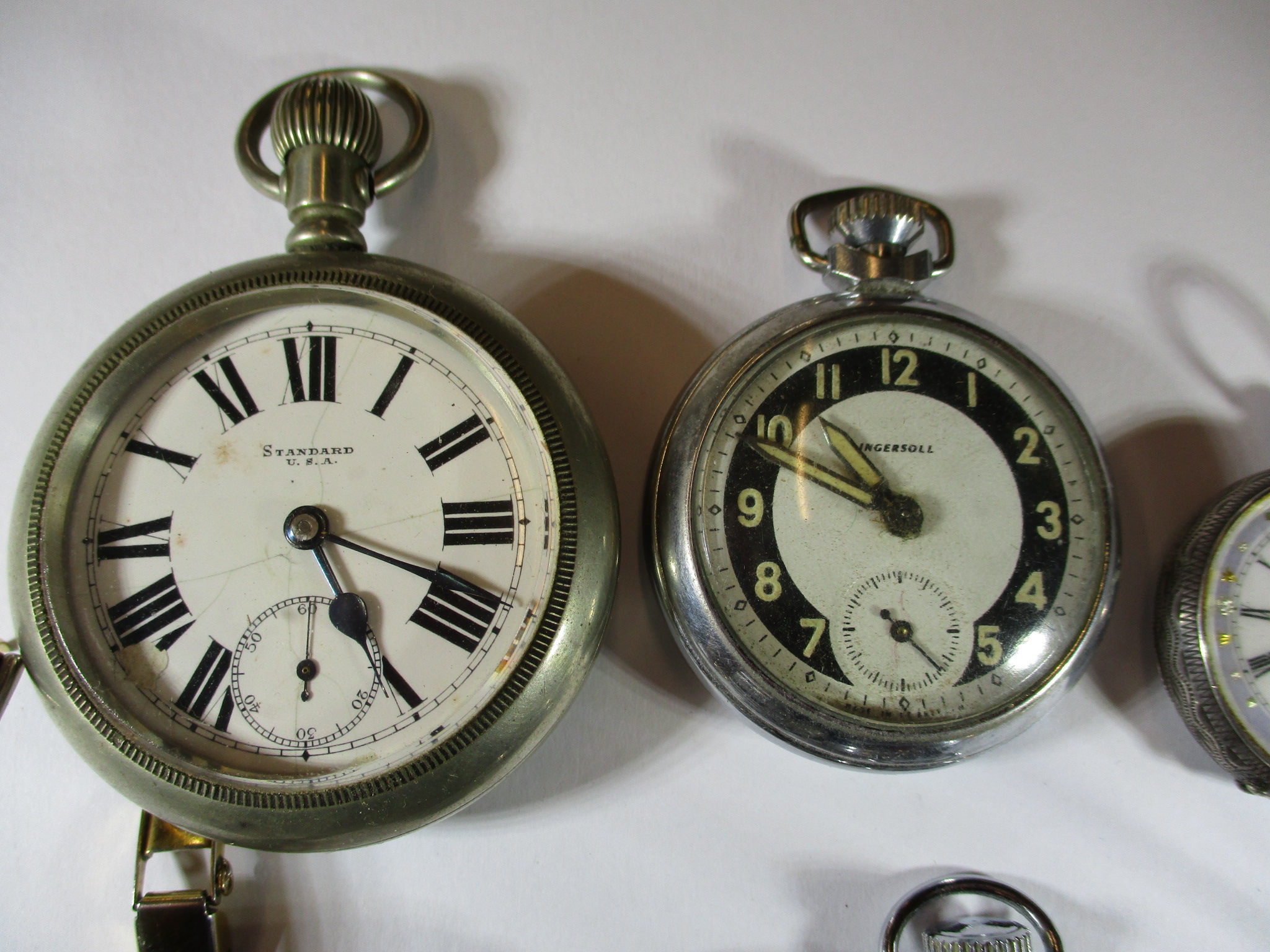 An assortment of vintage wrist and pocket watches - Image 4 of 7