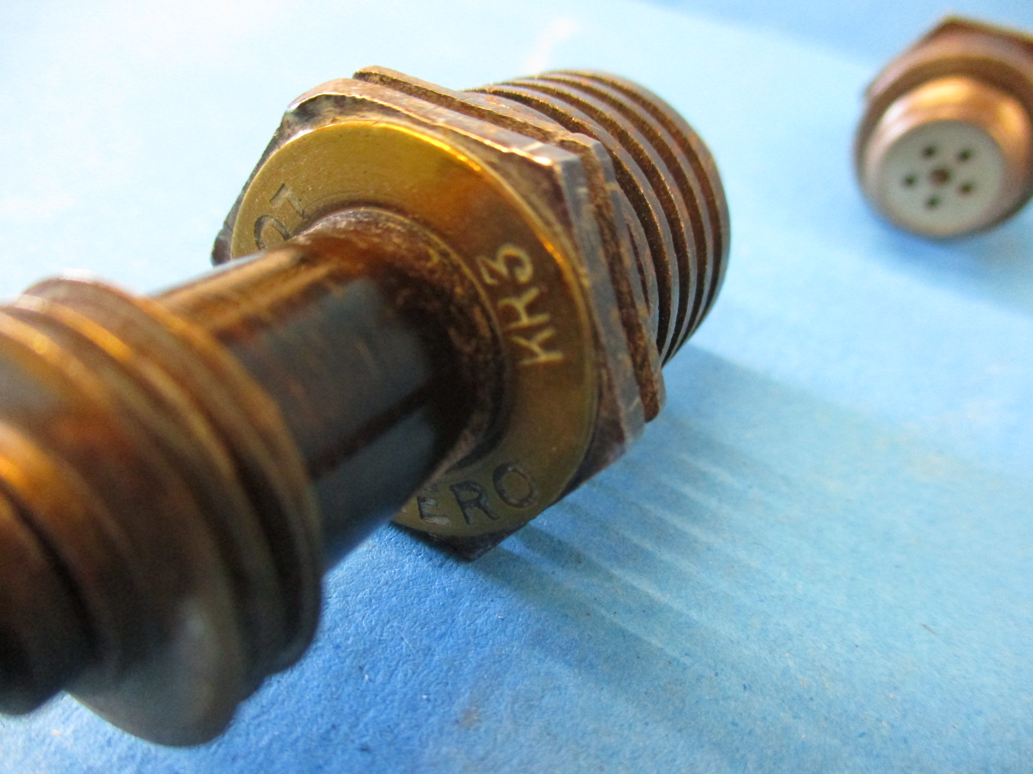 4 Lodge Aero KR3 spark plugs - Image 7 of 7