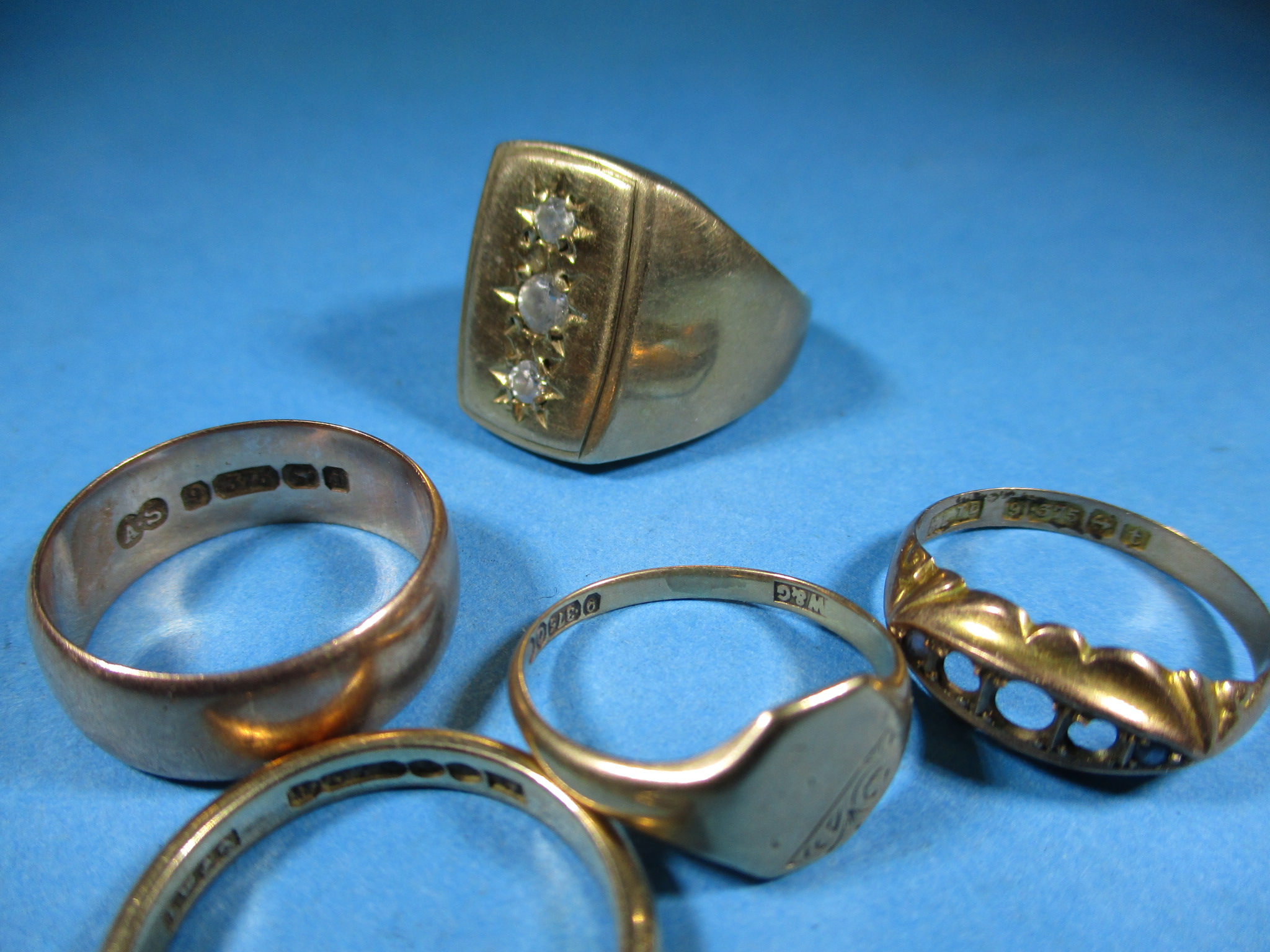 Five 9ct gold rings, approx. total weight 18.8g - Image 3 of 5
