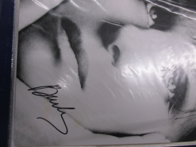 A quantity of signed celebrity photographs, to include Barbra Streisand - Image 5 of 10
