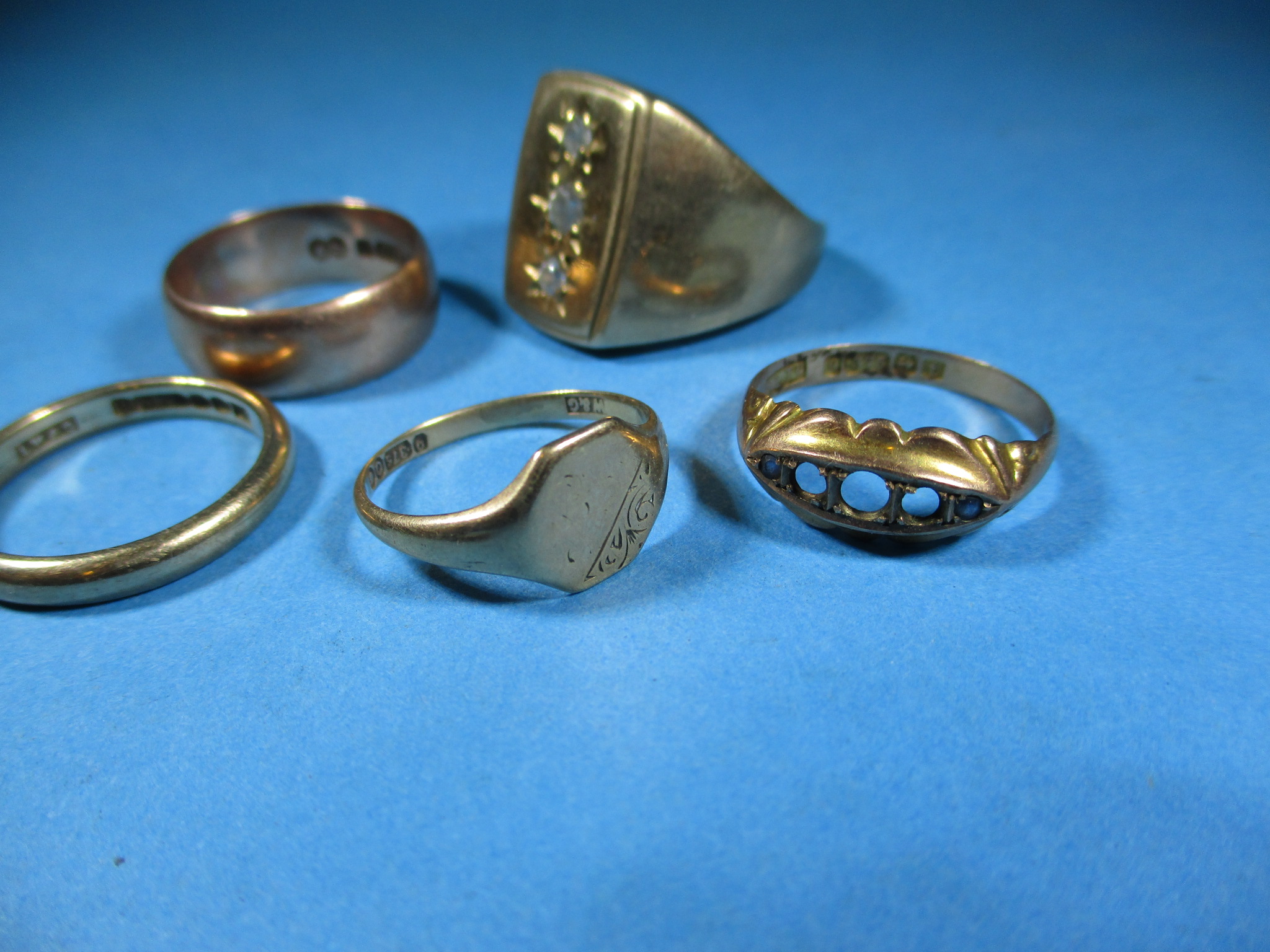 Five 9ct gold rings, approx. total weight 18.8g - Image 4 of 5