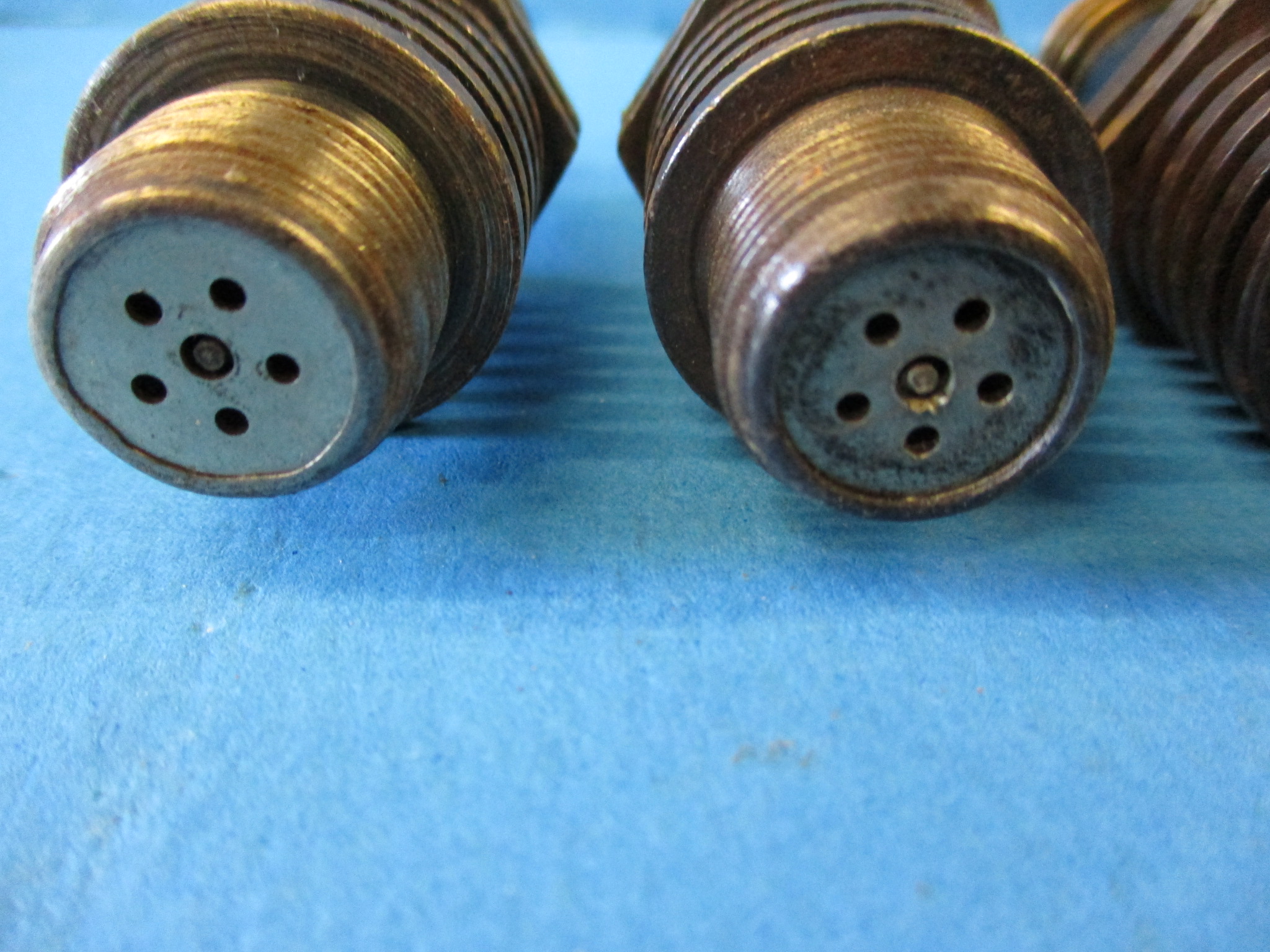 4 Lodge Aero KR3 spark plugs - Image 4 of 7