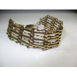 A 9ct gold gate bracelet, approx. weight 15.3g