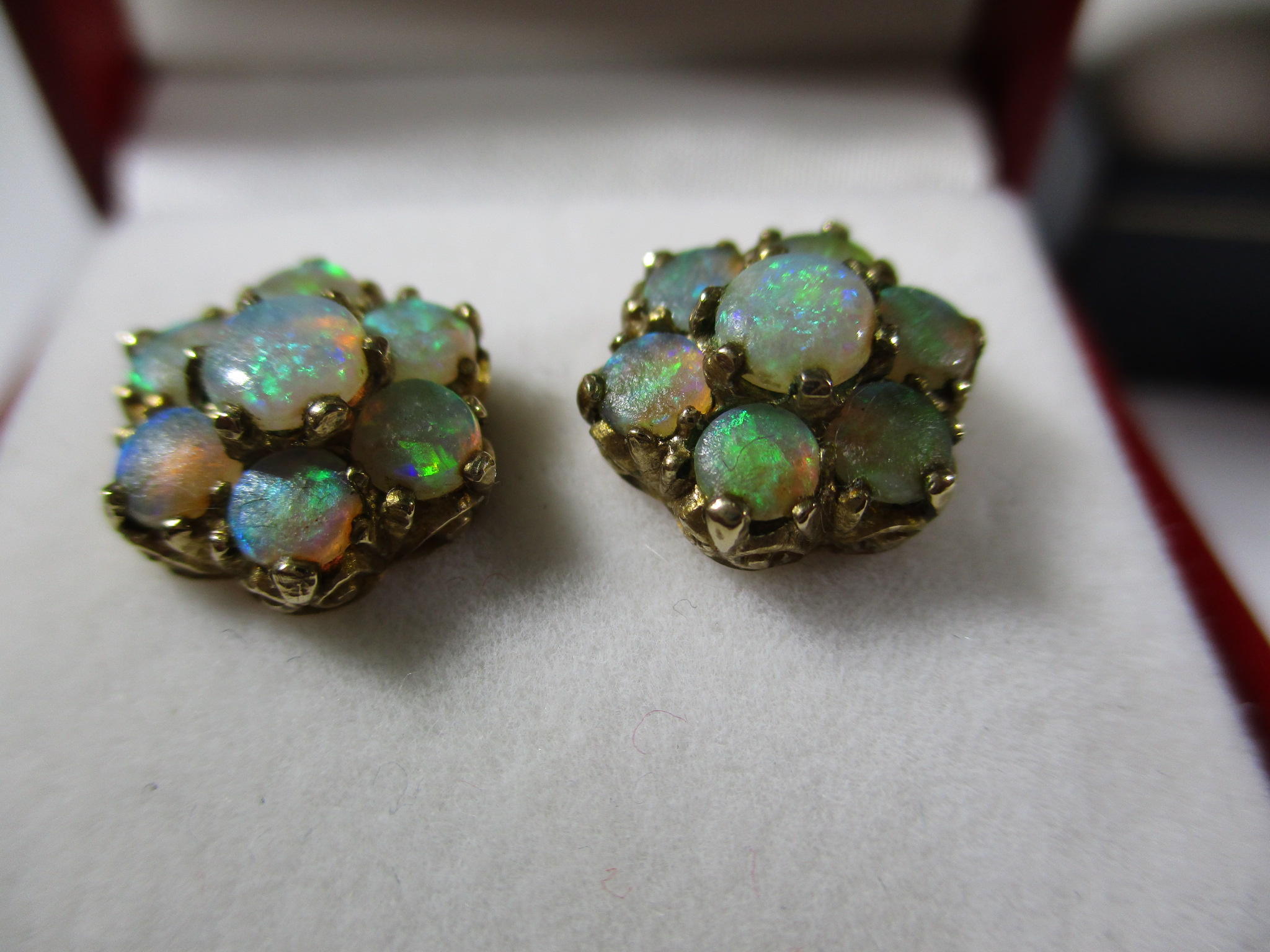 An antique 18ct gold ring set with opals and diamonds and 2 pairs of 9ct gold and opal earrings - Image 8 of 12