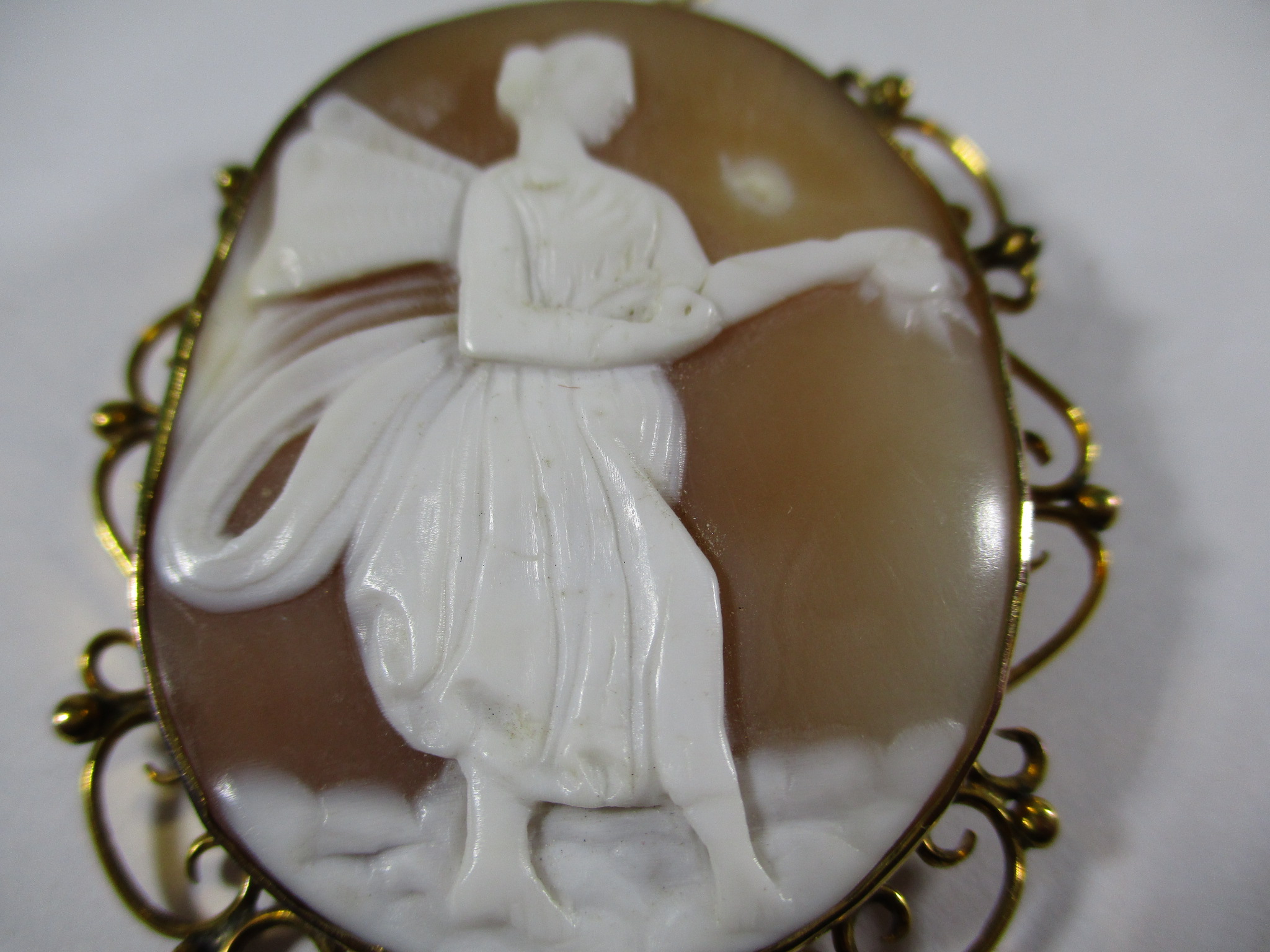 A 9ct gold mounted cameo brooch - Image 5 of 6