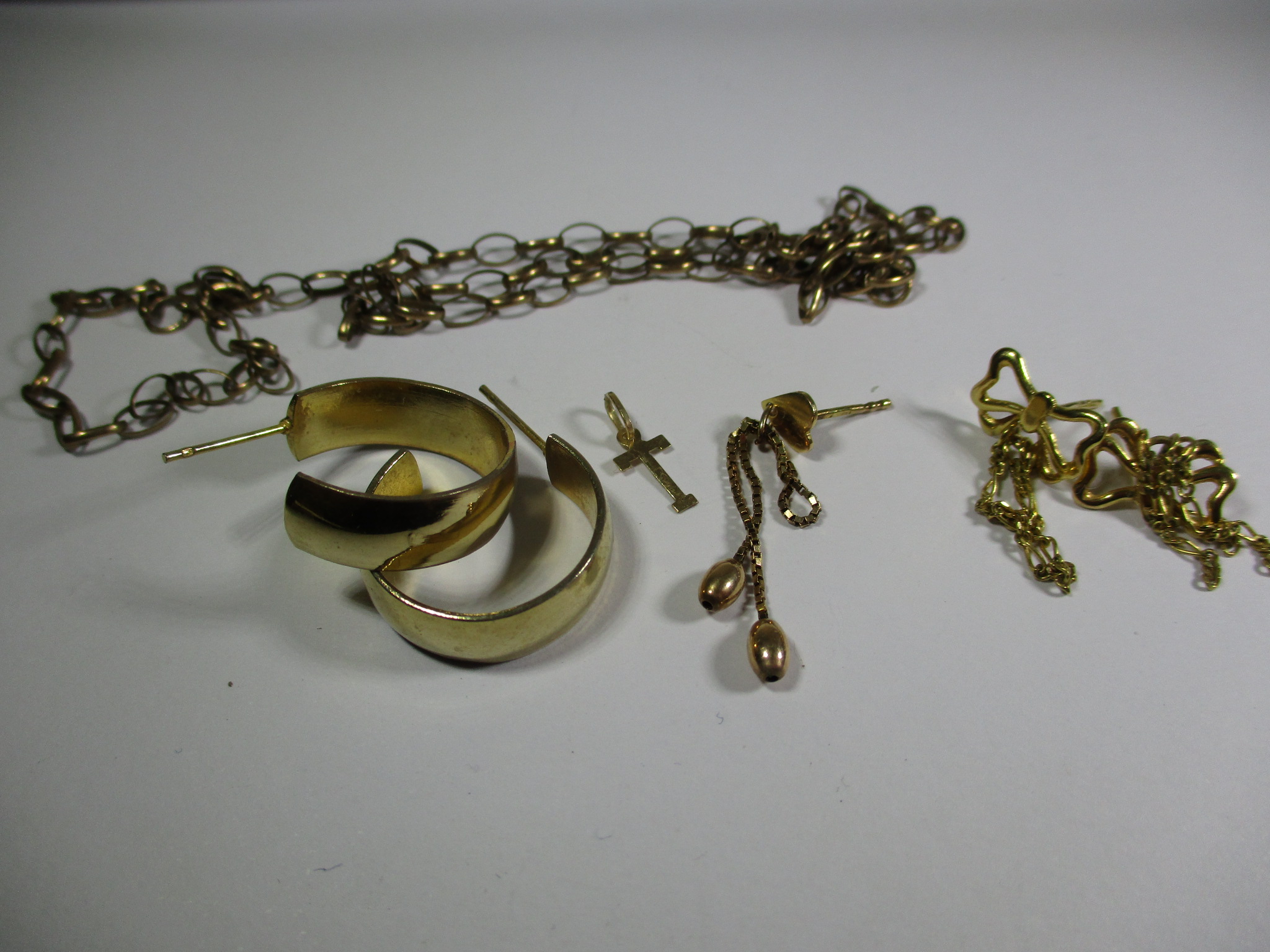 A quantity of gold and yellow metal items, approx. total weight 10.9g - Image 2 of 8