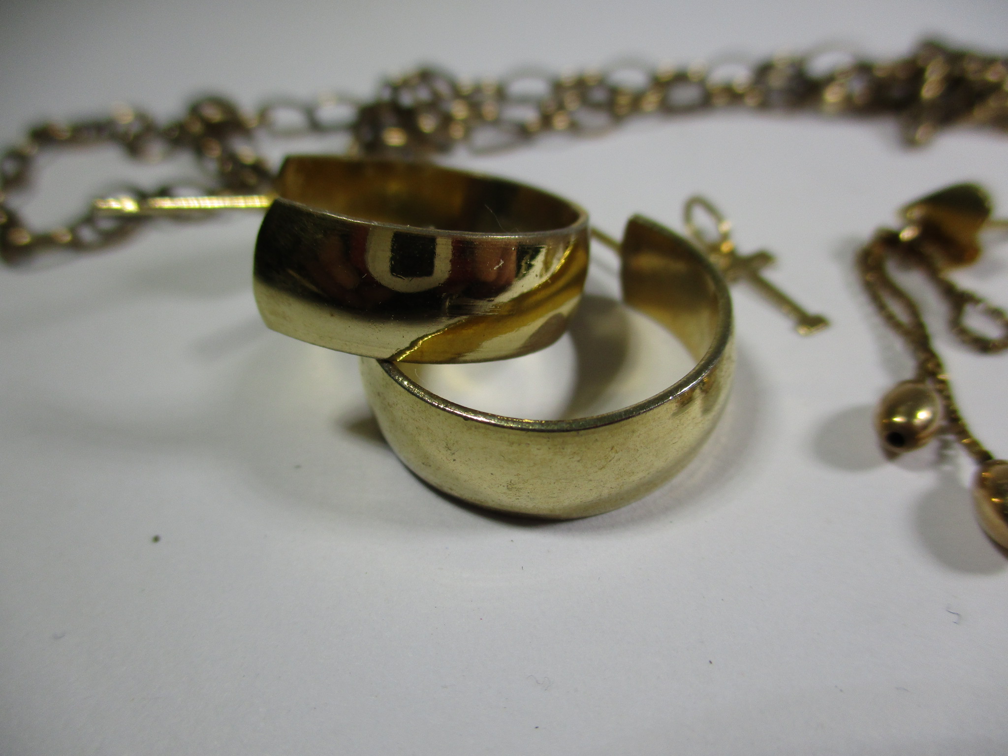 A quantity of gold and yellow metal items, approx. total weight 10.9g - Image 4 of 8