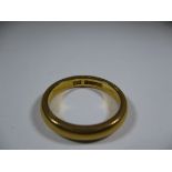 A 22ct yellow gold wedding band, approx. weight 4.7g, approx ring size J