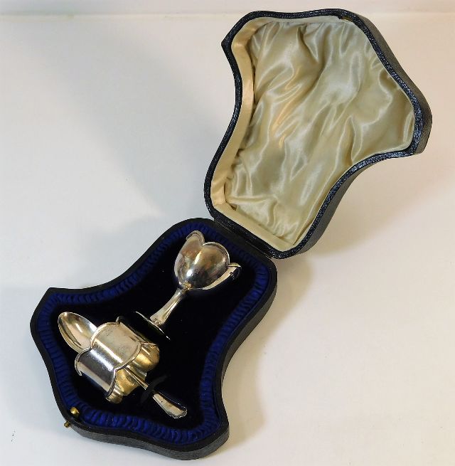 A cased Sheffield silver christening set by Aitken