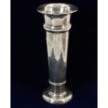 A silver vase by Aitken Bros. of Sheffield 162g in