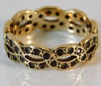 A 9ct gold ring set with white stones 3.3g size N/