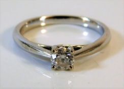 A 9ct gold ring set with diamond size 2.3g L/M