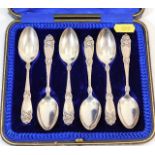 A cased set of sterling silver spoons 67g