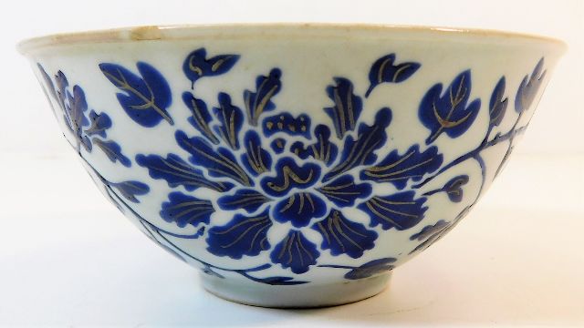 A 18th/19thC. Chinese porcelain bowl with enamelle