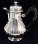 A French 0.950 silver coffee pot approx. 335g 6.5