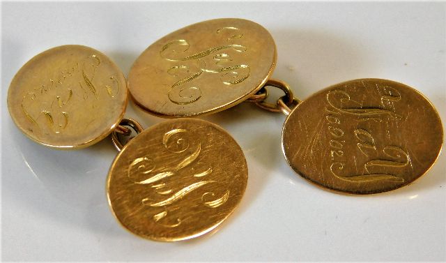 A pair 9ct gold cuff links 6g