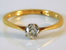 An 18ct gold ring set with approx. 0.5ct diamond 2