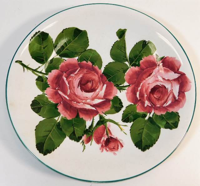 A Wemyss pottery rose plate 9in diameter