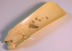 A carved ivory shoehorn with dove & inlaid decor 4