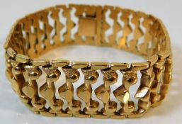 An 18ct gold bracelet 29.1g