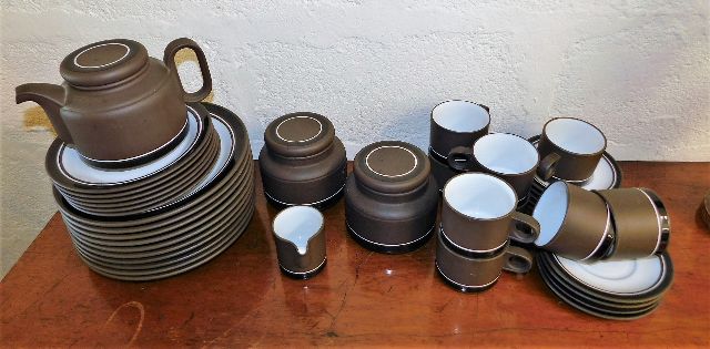 Approx. 38 pieces of Hornsea Contrast tea wares