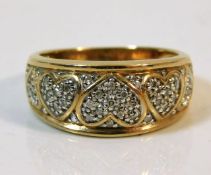 A 9ct gold ring set with diamonds 4.1g size O