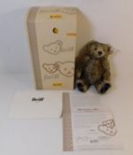 A boxed Steiff Buckingham Bear teddy bear 28cm tal