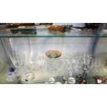 A quantity of mixed glassware including an art gla