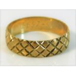 A 9ct gold band 2.1g size M/N