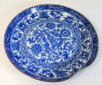 A finely painted Japanese plate with crimped edge