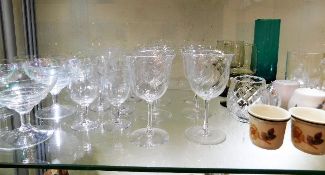 A small quantity of glassware & sundry ceramics