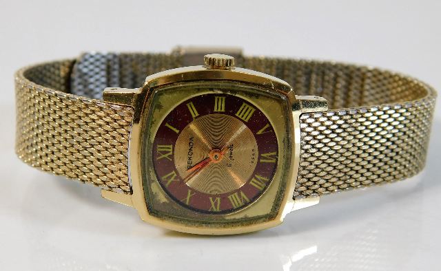 A ladies Sekonda 17 jewel USSR wrist watch