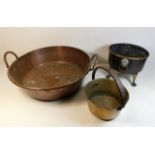 A large 19thC. copper wash pan 19in diameter twinn