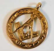 A 9ct gold masonic pendant with initial G 4.4g