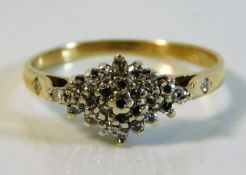 A 9ct gold diamond ring set with 0.25ct diamond si