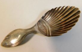 A scalloped edge Dutch silver caddy spoon 6.2g