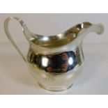 A Georgian silver cream jug 123g