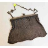 A silver mesh purse 132g