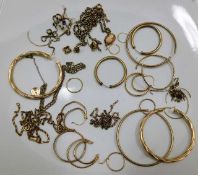 A quantity of 9ct gold & yellow metal items, test