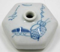 A 19thC. Chinese porcelain inkwell 2.75in wide