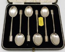 A cased set of silver spoons approx. 50g