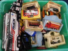 A boxed quantity of mostly mixed diecast vehicles,